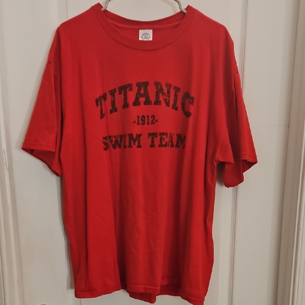 Red Titanic Swim Team T-Shirt Size XL